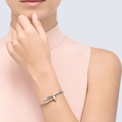 ELEGANCE NÅL ARMBAND SILVER